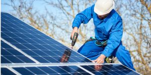 Installation Maintenance Panneaux Solaires Photovoltaïques à La Couronne